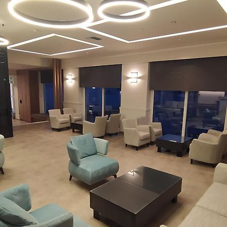 弥诺阿酒店 托隆 外观 照片